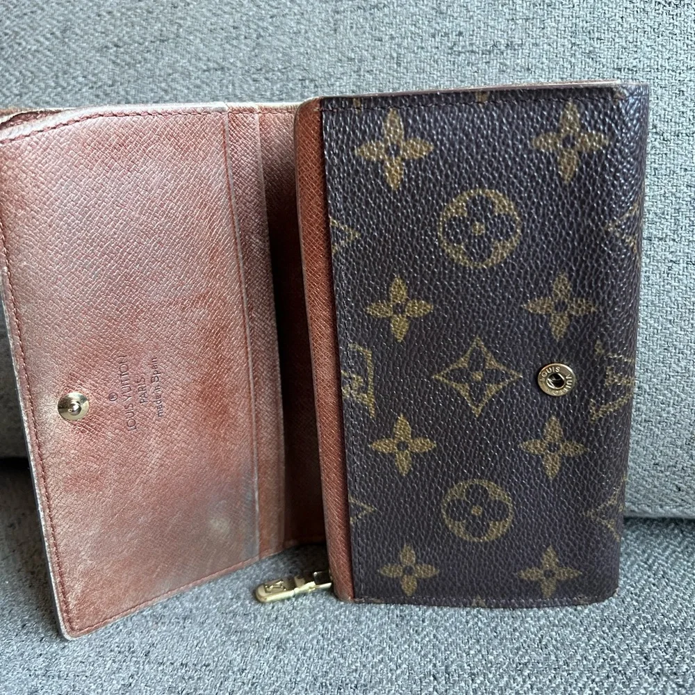 Louis Vuitton Monogram Porte-Monnaie Tresor Wallet - Picture 4 of 12